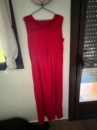 Vestido rojo talla L con encaje