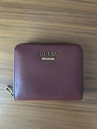 Cartera Guess Marrón y Dorada