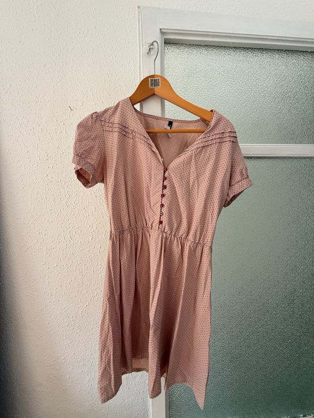 Vestido rosa con lunares