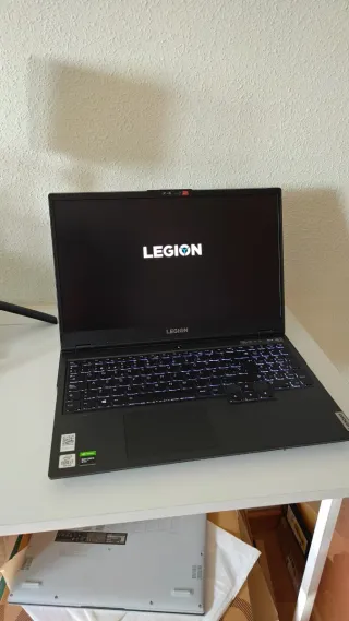 Portátil Lenovo Legion Negro