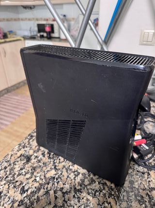 Xbox 360 Slim 250GB+500GB + Juegos