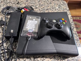Xbox 360 Slim 250GB+500GB + Juegos