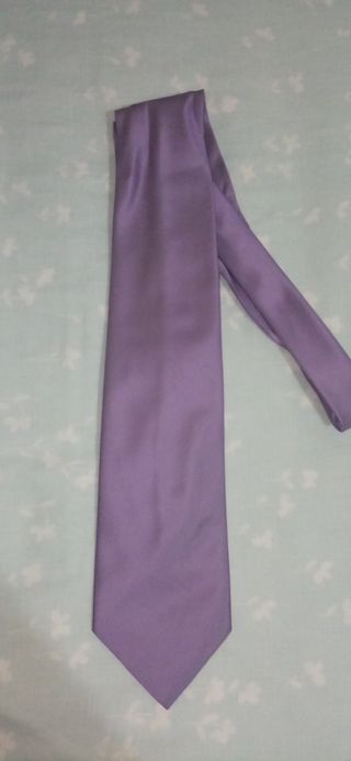 Corbata morada