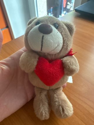 Peluche Orsetto con Cuore Rosso