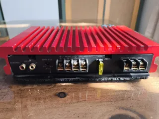 Amplificador Sony Coche Rojo