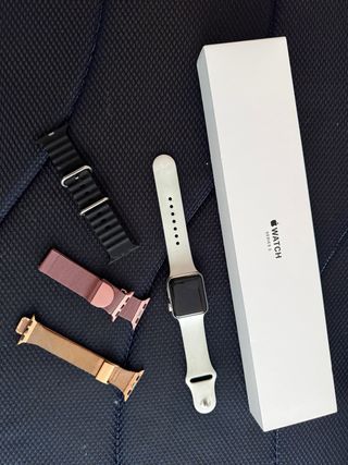 Apple Watch Series 3 con correas