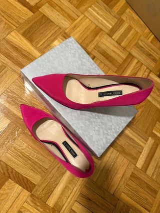 Zapatos de tacón Zara rosas