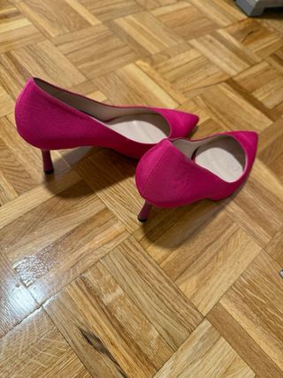 Zapatos de tacón Zara rosas