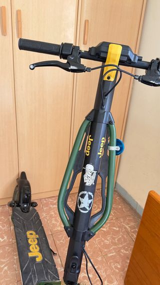 Patinete Eléctrico Jeep Verde y Negro