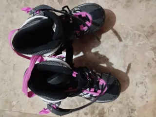 Patines en línea ajustables rosas y negros