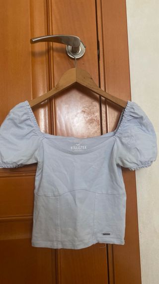 Camiseta Hollister azul manga abullonada