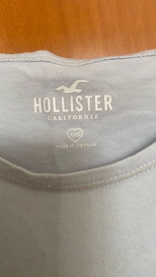 Camiseta Hollister azul manga abullonada
