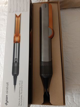 Plancha dyson airstrait 
Plancha 
 Secador
Ghd
