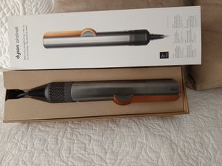 Plancha dyson airstrait 
Plancha 
 Secador
Ghd
