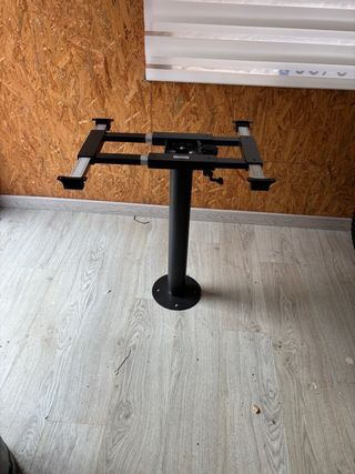 Pie de mesa para autocaravana