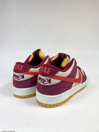 Nike SB Dunk Low Skate Like A Girl - 42.5