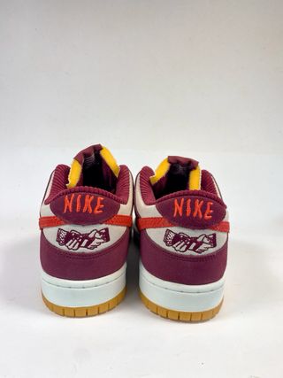 Nike SB Dunk Low Skate Like A Girl - 42.5
