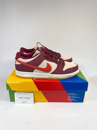 Nike SB Dunk Low Skate Like A Girl - 42.5