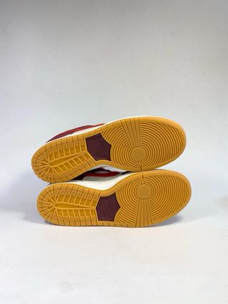 Nike SB Dunk Low Skate Like A Girl - 42.5