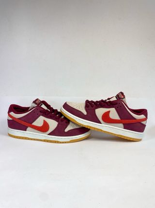 Nike SB Dunk Low Skate Like A Girl - 42.5