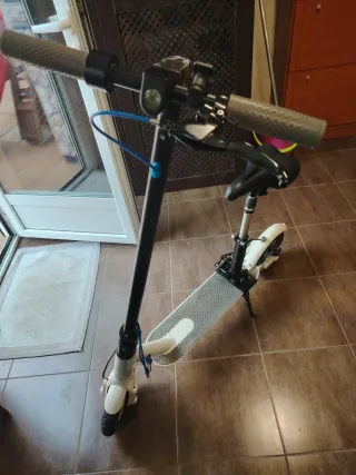 Patinete eléctrico con asiento