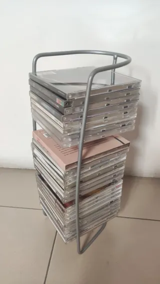 Soporte Metálico para CDs