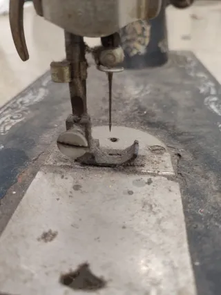 Máquina de coser antigua Wertheim