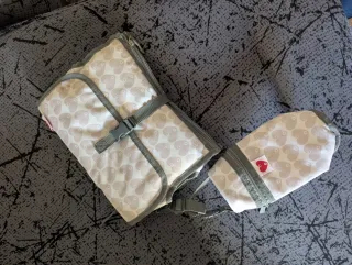 Fasciatoio portatile e portabottiglie