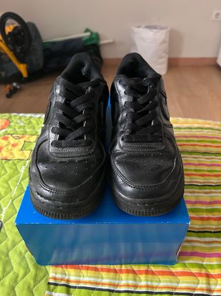 Nike Air Force 1 Negras Talla 36

