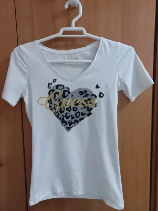 Camiseta Guess Corazón Animal Print Talla S