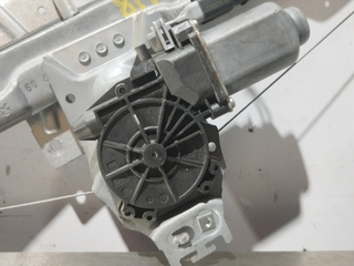 ELEVALUNAS DELANTERO DERECHO PEUGEOT 207 8FS 9681