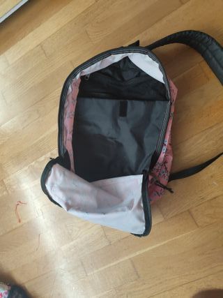 Mochila Eastpak floral rosa