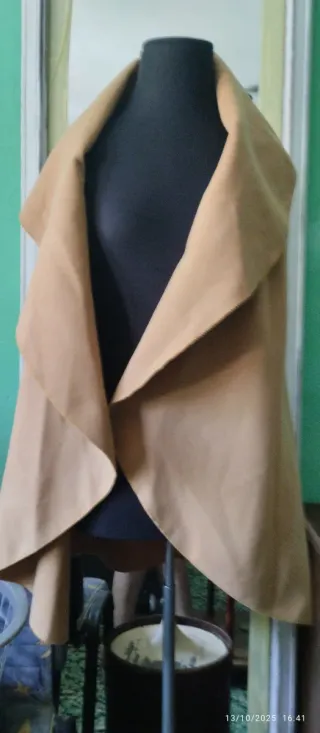 Chaleco beige sin mangas talla única