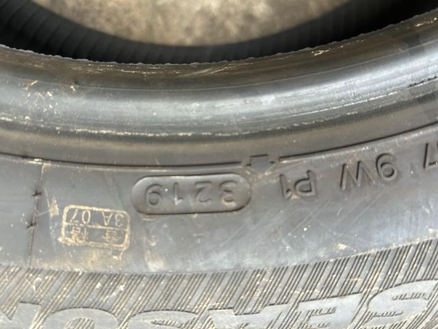 Neumáticos Invierno 215/60R17 96H