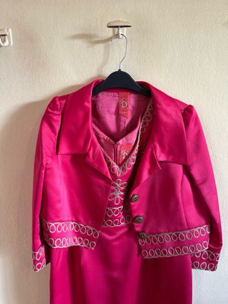 Vestido formal rosa con chaqueta