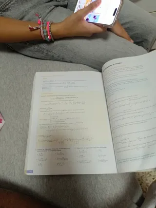 Matemáticas II. 2 Bachillerato. Revuela