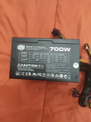 FUENTE DE ALIMENTACIÓN COOLER MASTER 700W 