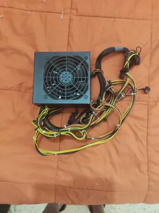 FUENTE DE ALIMENTACIÓN COOLER MASTER 700W 