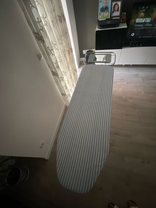 Mesa de planchar plegable
