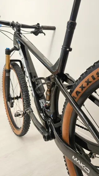 Berria Mako carbono Kashima
