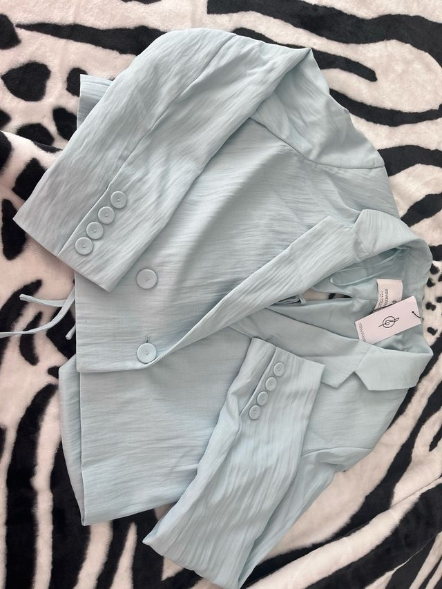 Chaqueta Stradivarius espalda abierta