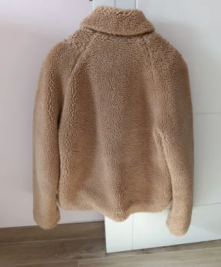 Abrigo corto beige