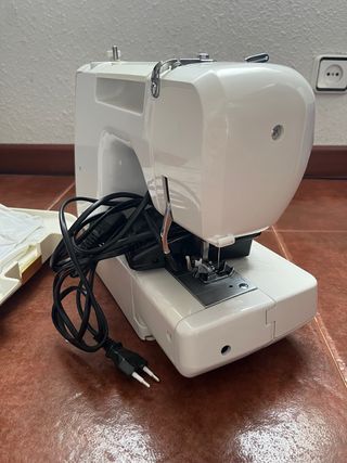 Máquina de coser Salvod