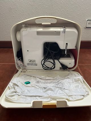 Máquina de coser Salvod