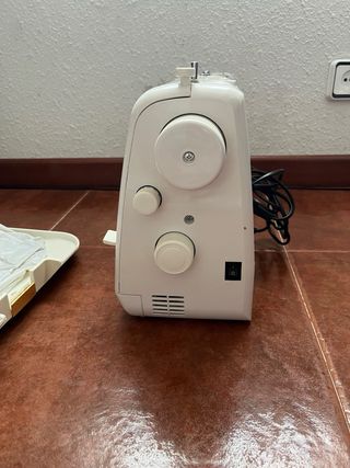 Máquina de coser Salvod