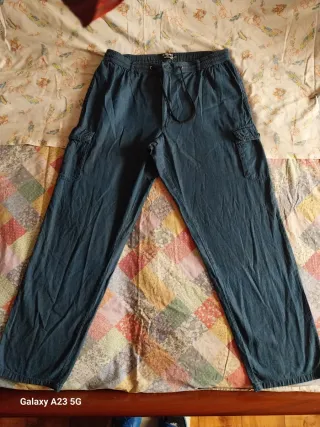 Pantaloni tipo cargo jeans leggeri