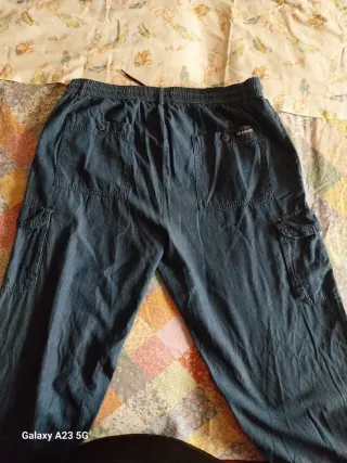 Pantaloni tipo cargo jeans leggeri