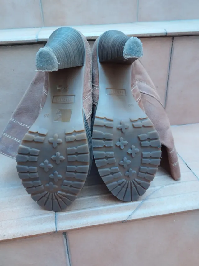 Botas altas marrones talla 40