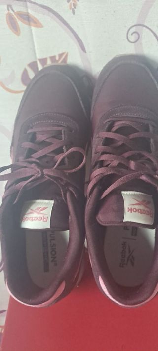 Zapatillas Reebok Moradas y Rosas