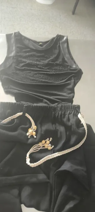Conjunto pantalón y body negro